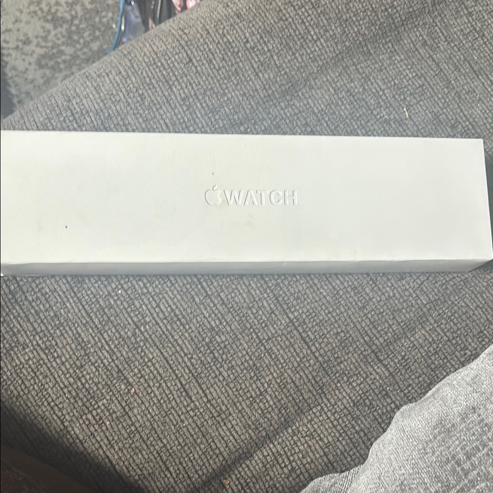 Apple Cream Smartwatch with Square Face and Silicone Band - Picture 5 of 8